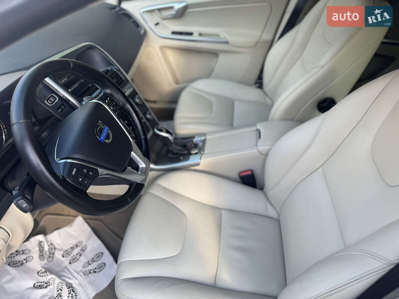 Позашляховик / Кросовер Volvo XC60 2013 в Рівному