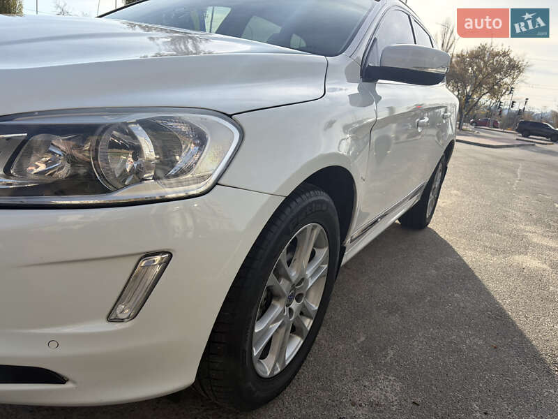 Позашляховик / Кросовер Volvo XC60 2015 в Києві