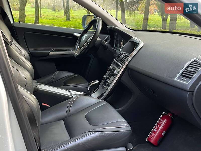 Внедорожник / Кроссовер Volvo XC60 2015 в Николаеве фото 16 Внедорожник / Кроссовер Volvo XC60 2015 в Николаеве