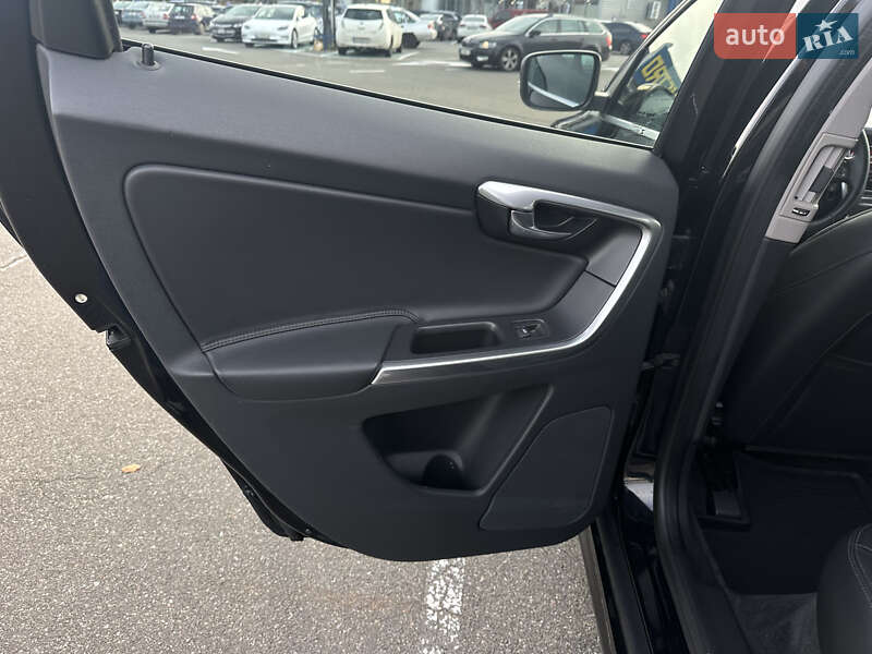 Внедорожник / Кроссовер Volvo XC60 2015 в Киеве фото 38 Внедорожник / Кроссовер Volvo XC60 2015 в Киеве