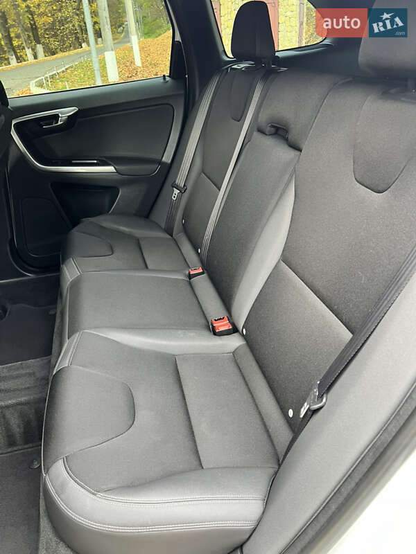Внедорожник / Кроссовер Volvo XC60 2013 в Черновцах фото 48 Внедорожник / Кроссовер Volvo XC60 2013 в Черновцах
