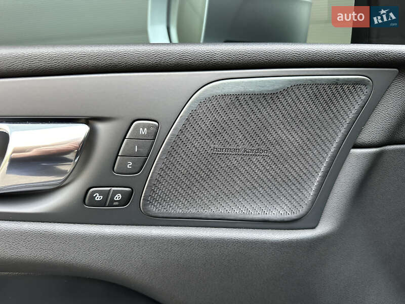 Внедорожник / Кроссовер Volvo XC60 2018 в Киеве фото 32 Внедорожник / Кроссовер Volvo XC60 2018 в Киеве