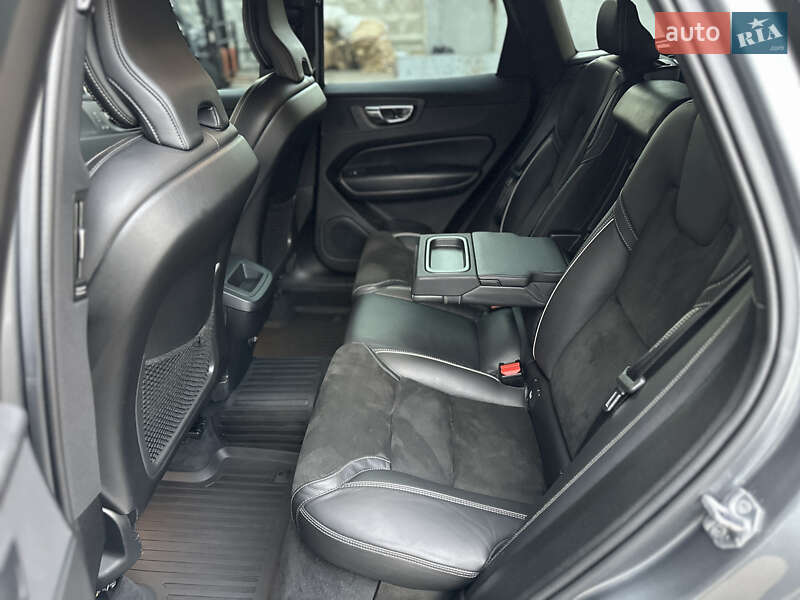 Внедорожник / Кроссовер Volvo XC60 2018 в Киеве фото 38 Внедорожник / Кроссовер Volvo XC60 2018 в Киеве