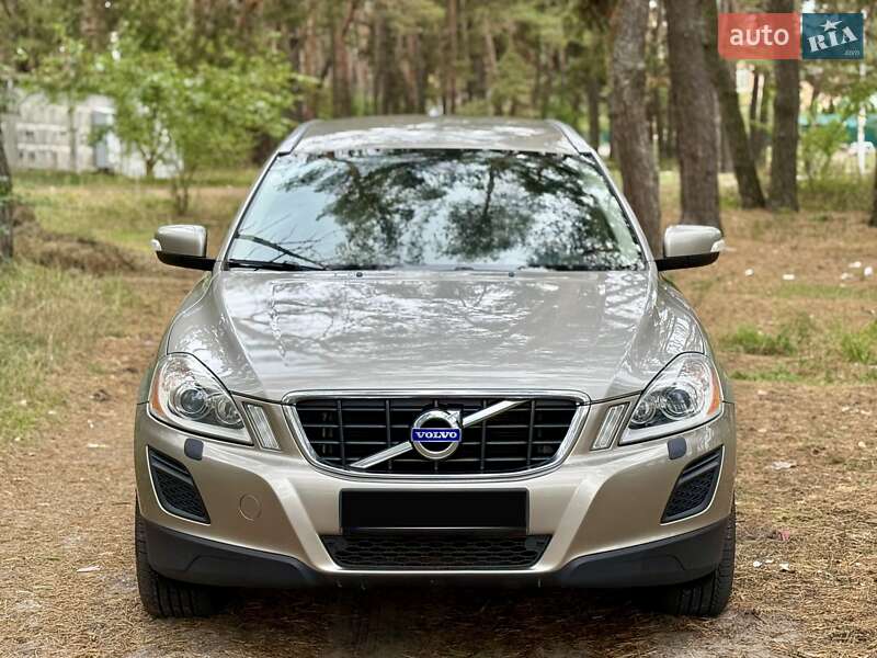 Внедорожник / Кроссовер Volvo XC60 2012 в Киеве