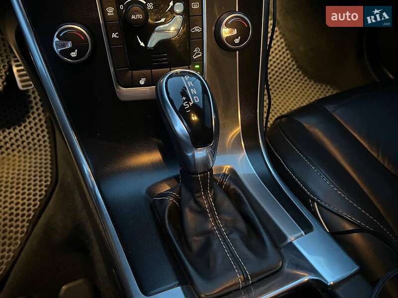 Внедорожник / Кроссовер Volvo XC60 2013 в Львове