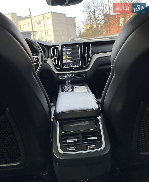 Внедорожник / Кроссовер Volvo XC60 2017 в Львове