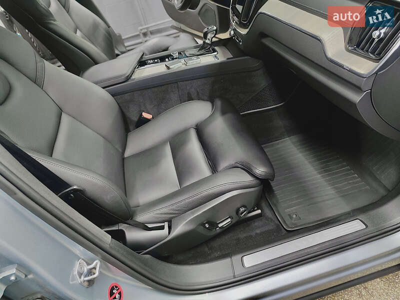 Внедорожник / Кроссовер Volvo XC60 2017 в Каменском фото 11 Внедорожник / Кроссовер Volvo XC60 2017 в Каменском