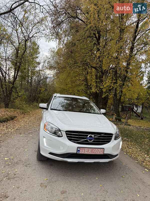 Внедорожник / Кроссовер Volvo XC60 2014 в Почаеве