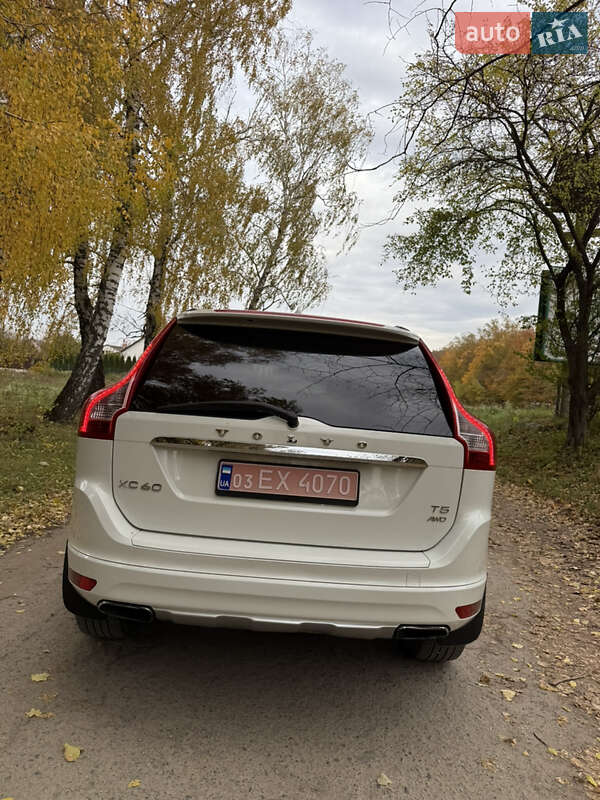 Внедорожник / Кроссовер Volvo XC60 2014 в Почаеве