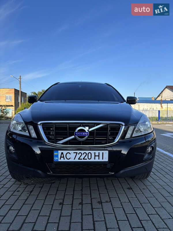 Внедорожник / Кроссовер Volvo XC60 2009 в Нововолынске