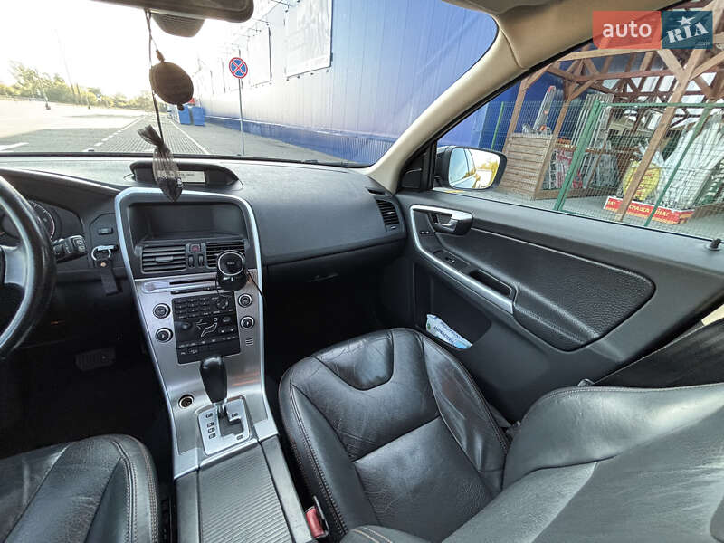 Внедорожник / Кроссовер Volvo XC60 2009 в Нововолынске