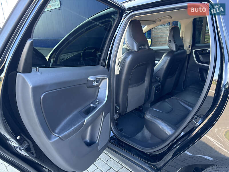 Внедорожник / Кроссовер Volvo XC60 2009 в Нововолынске