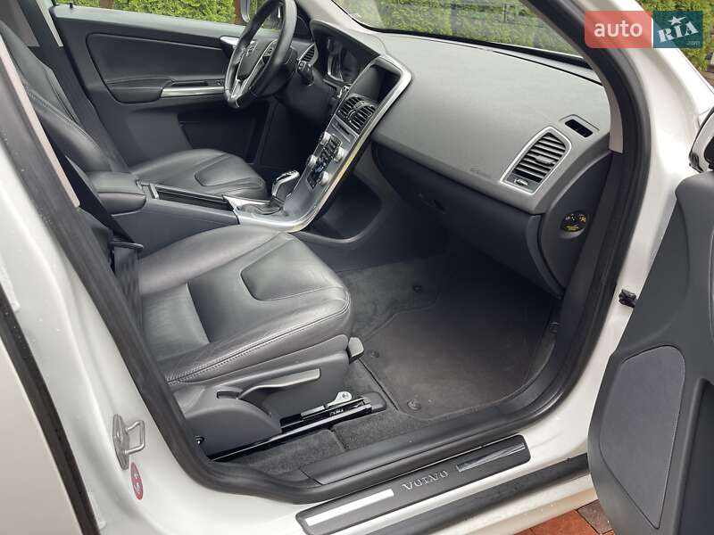Позашляховик / Кросовер Volvo XC60 2016 в Луцьку фото 25 Позашляховик / Кросовер Volvo XC60 2016 в Луцьку