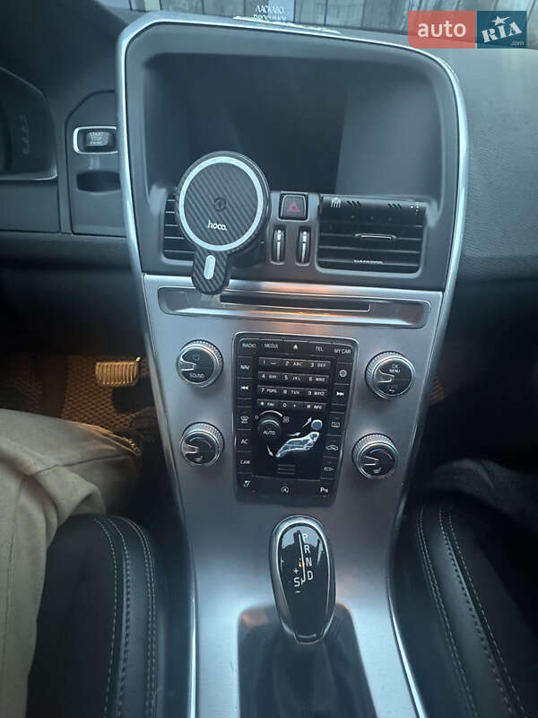 Внедорожник / Кроссовер Volvo XC60 2016 в Луцке