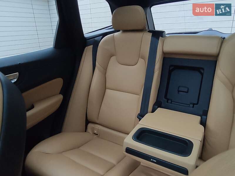 Позашляховик / Кросовер Volvo XC60 2020 в Нововолинську