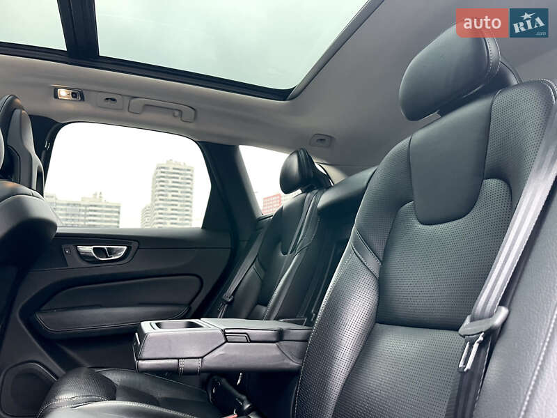 Позашляховик / Кросовер Volvo XC60 2017 в Києві фото 35 Позашляховик / Кросовер Volvo XC60 2017 в Києві