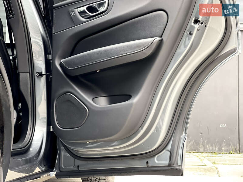 Позашляховик / Кросовер Volvo XC60 2017 в Києві фото 40 Позашляховик / Кросовер Volvo XC60 2017 в Києві