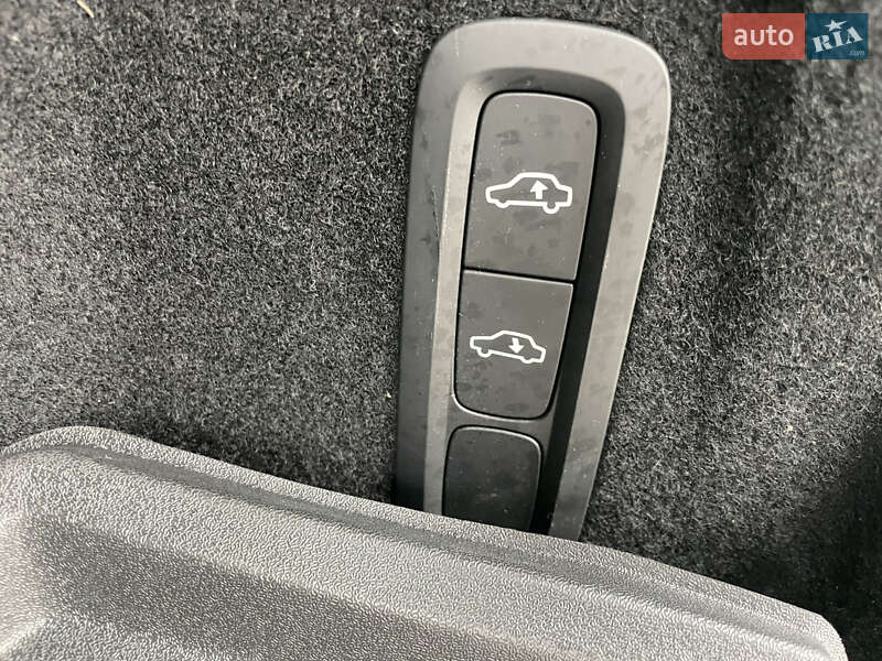 Позашляховик / Кросовер Volvo XC60 2024 в Дніпрі