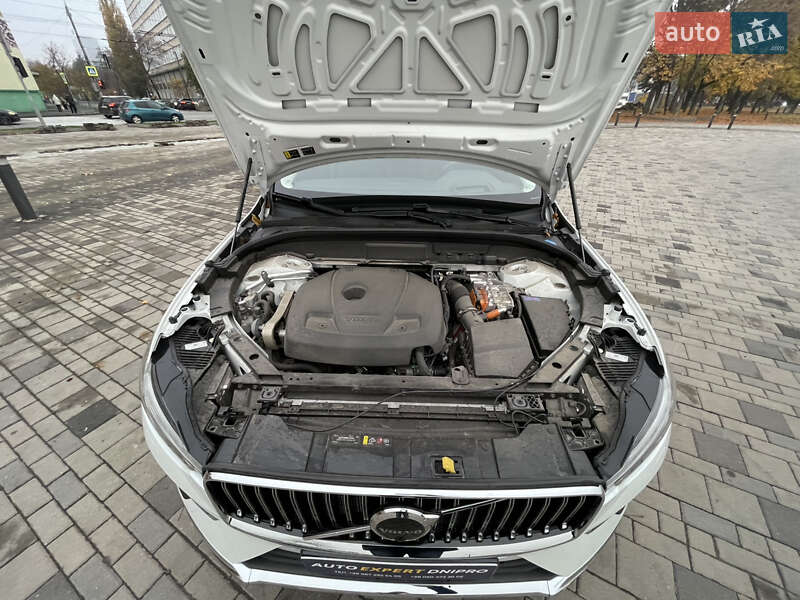 Позашляховик / Кросовер Volvo XC60 2024 в Дніпрі