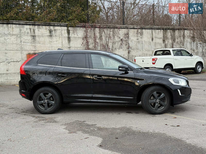 Внедорожник / Кроссовер Volvo XC60 2015 в Ровно