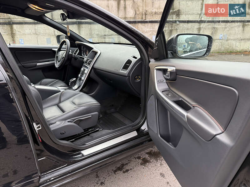 Внедорожник / Кроссовер Volvo XC60 2015 в Ровно