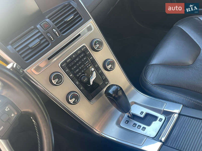 Внедорожник / Кроссовер Volvo XC60 2012 в Мукачево