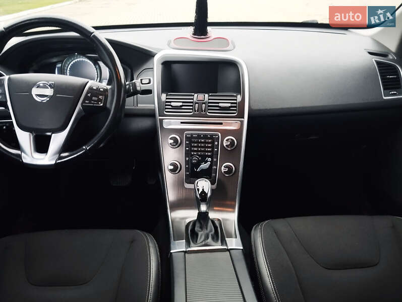 Внедорожник / Кроссовер Volvo XC60 2015 в Одессе фото 16 Внедорожник / Кроссовер Volvo XC60 2015 в Одессе