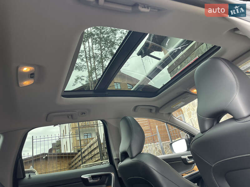 Позашляховик / Кросовер Volvo XC60 2017 в Києві