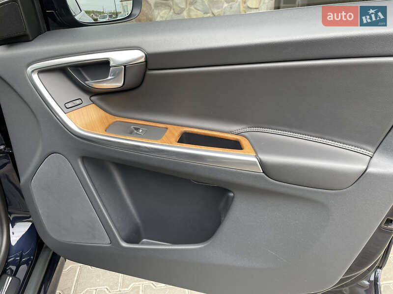 Позашляховик / Кросовер Volvo XC60 2017 в Києві