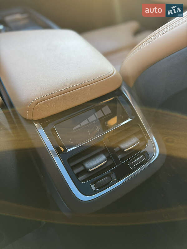 Внедорожник / Кроссовер Volvo XC60 2022 в Ирпене