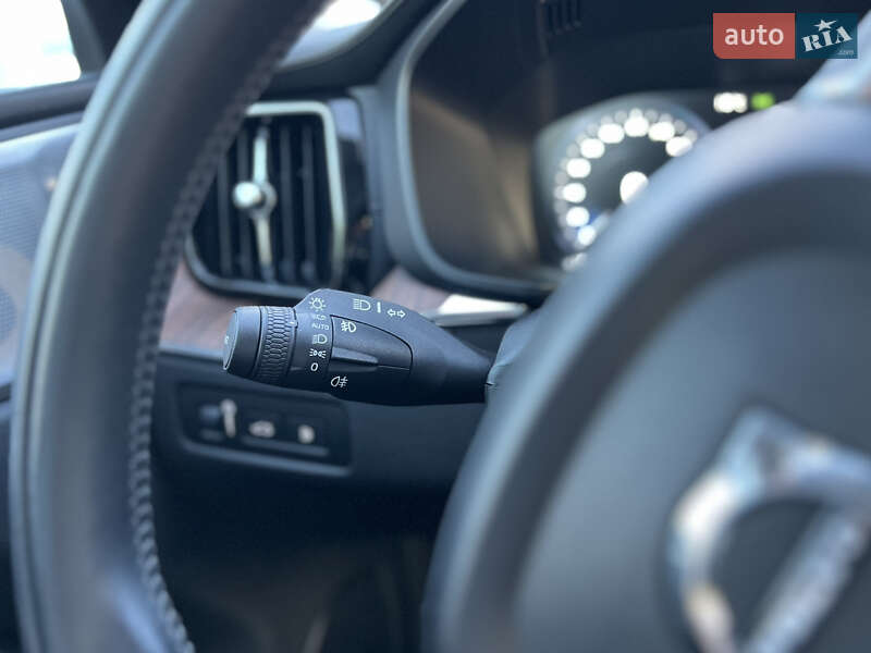 Позашляховик / Кросовер Volvo XC60 2019 в Києві