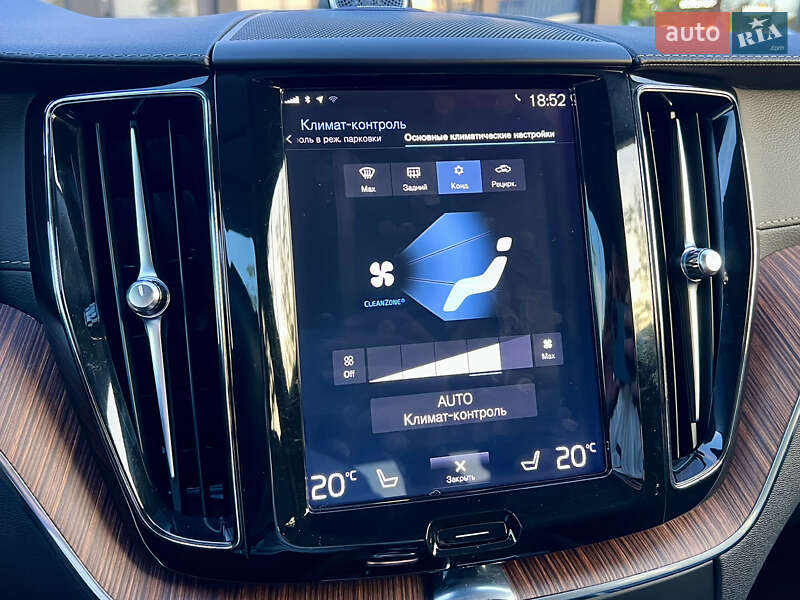 Позашляховик / Кросовер Volvo XC60 2019 в Києві