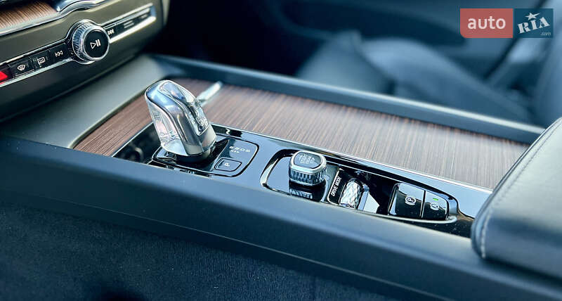 Позашляховик / Кросовер Volvo XC60 2019 в Києві