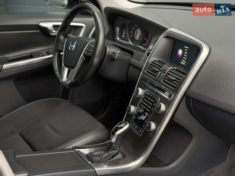 Позашляховик / Кросовер Volvo XC60 2015 в Луцьку