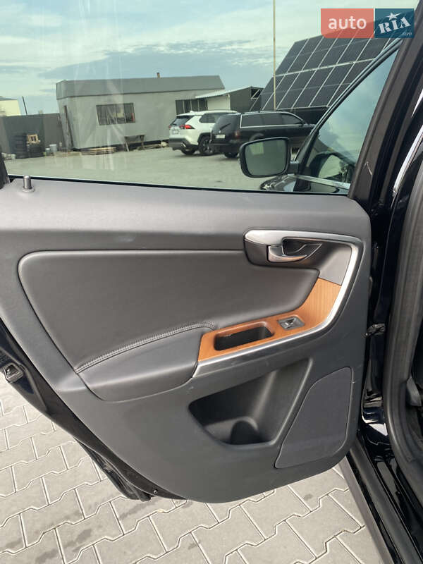 Внедорожник / Кроссовер Volvo XC60 2017 в Владимире фото 22 Внедорожник / Кроссовер Volvo XC60 2017 в Владимире