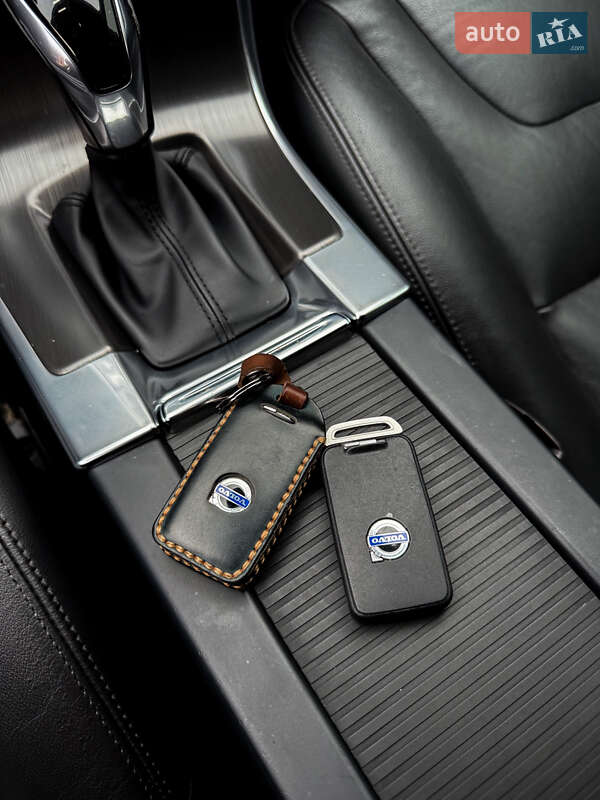 Внедорожник / Кроссовер Volvo XC60 2015 в Киеве