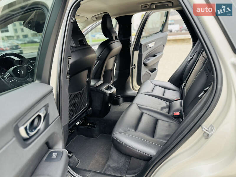 Позашляховик / Кросовер Volvo XC60 2020 в Лохвиці