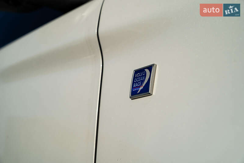 Позашляховик / Кросовер Volvo XC60 2014 в Чернівцях