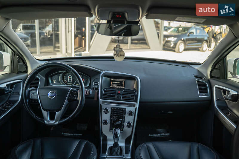 Позашляховик / Кросовер Volvo XC60 2014 в Чернівцях