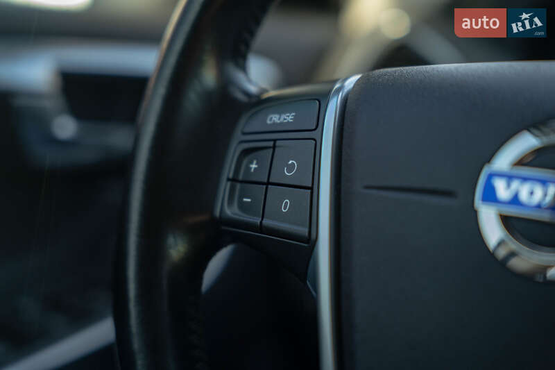 Позашляховик / Кросовер Volvo XC60 2014 в Чернівцях