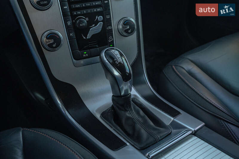 Позашляховик / Кросовер Volvo XC60 2014 в Чернівцях