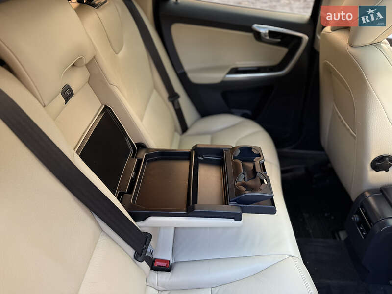 Внедорожник / Кроссовер Volvo XC60 2014 в Тернополе фото 151 Внедорожник / Кроссовер Volvo XC60 2014 в Тернополе