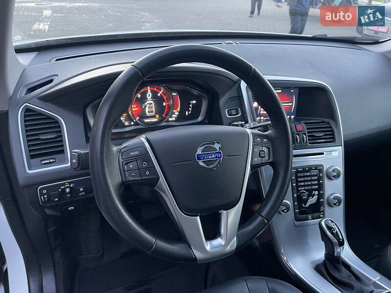 Внедорожник / Кроссовер Volvo XC60 2016 в Луцке фото 14 Внедорожник / Кроссовер Volvo XC60 2016 в Луцке