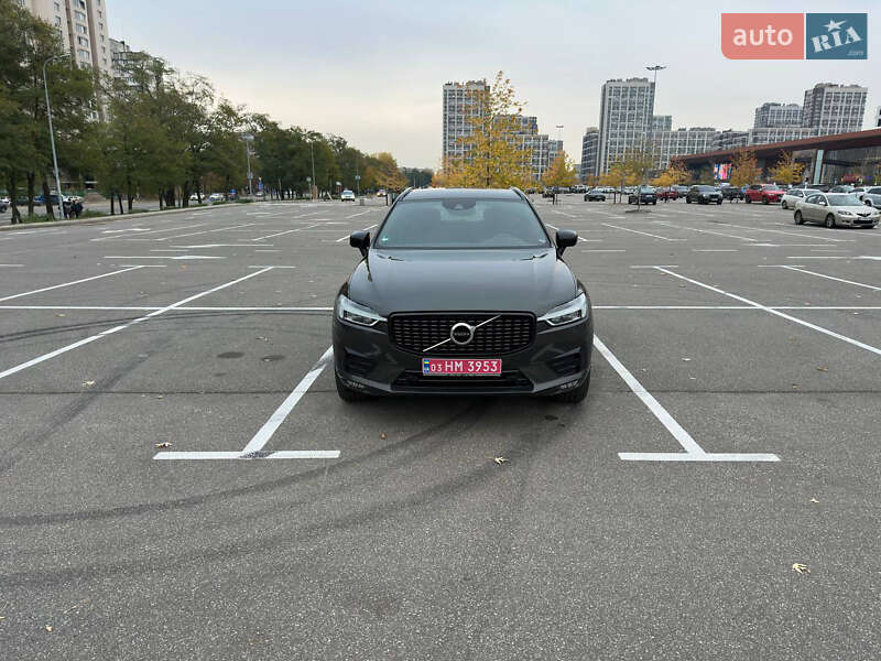 Внедорожник / Кроссовер Volvo XC60 2020 в Киеве
