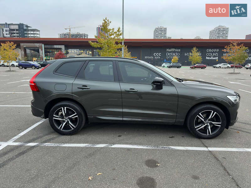 Внедорожник / Кроссовер Volvo XC60 2020 в Киеве
