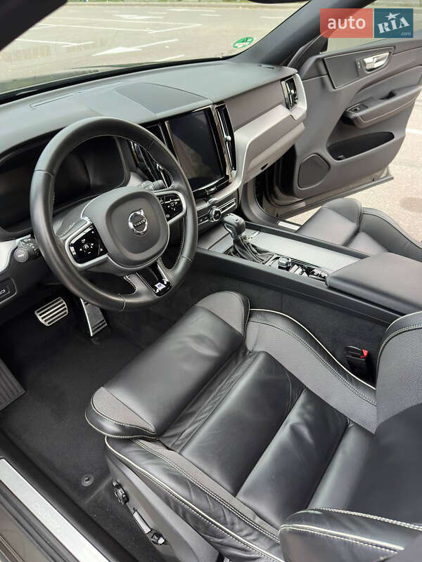 Внедорожник / Кроссовер Volvo XC60 2020 в Киеве