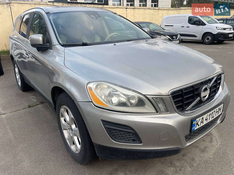 Внедорожник / Кроссовер Volvo XC60 2010 в Киеве