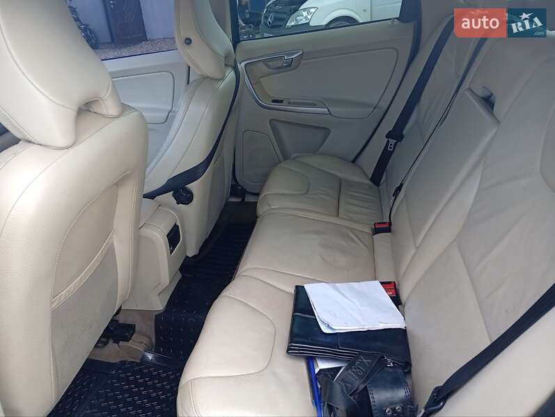 Позашляховик / Кросовер Volvo XC60 2010 в Косові