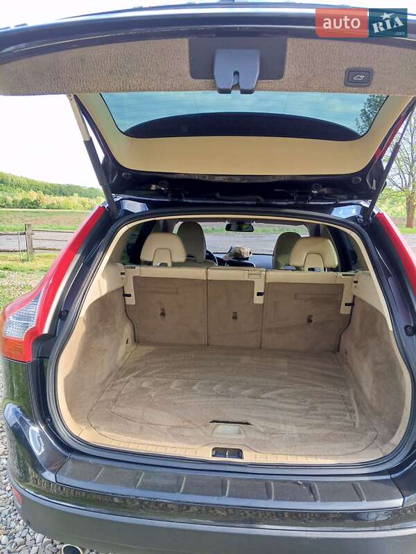 Позашляховик / Кросовер Volvo XC60 2010 в Косові