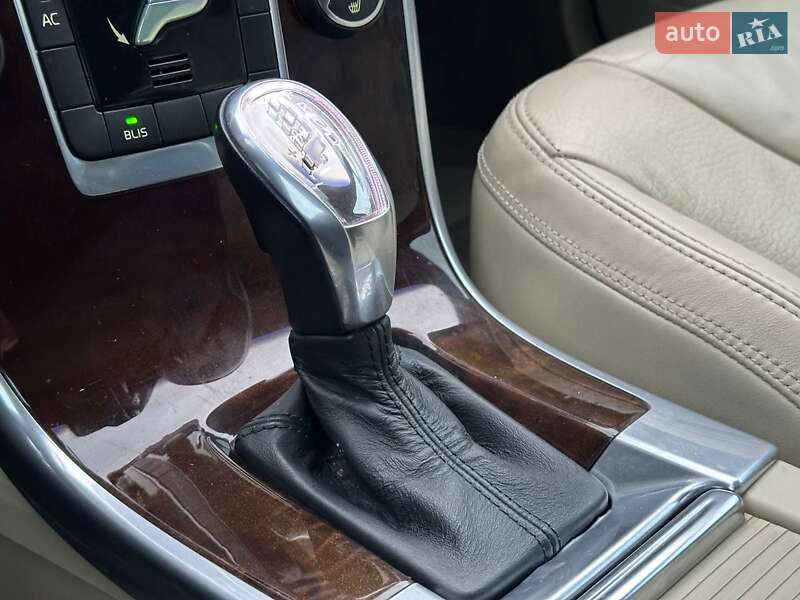 Внедорожник / Кроссовер Volvo XC60 2015 в Луцке